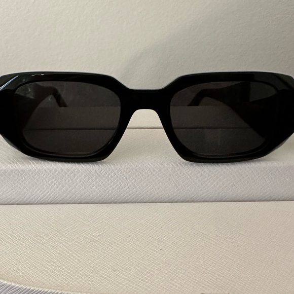 Prada Symbole sunglasses - Picture 5 of 11